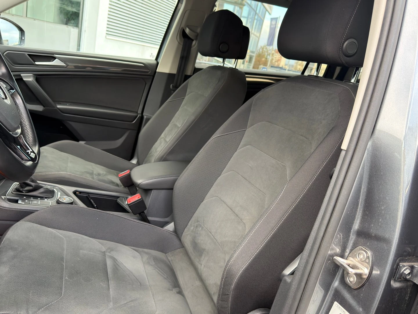 VW Tiguan LWB Highline 2.0TDI 4MOTION BMT, снимка 6 - Автомобили и джипове - 53322449