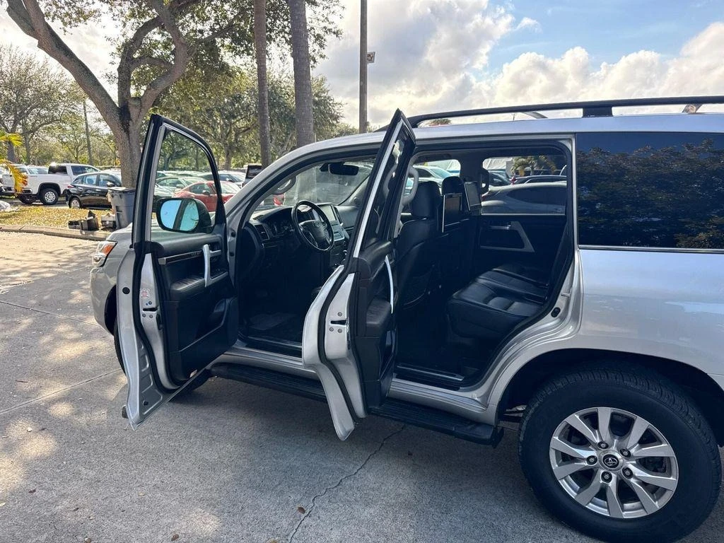 Toyota Land cruiser 5.7 V8 * * ЧЕРЕН САЛОН * * FACE * * CARFAX * *  - изображение 9