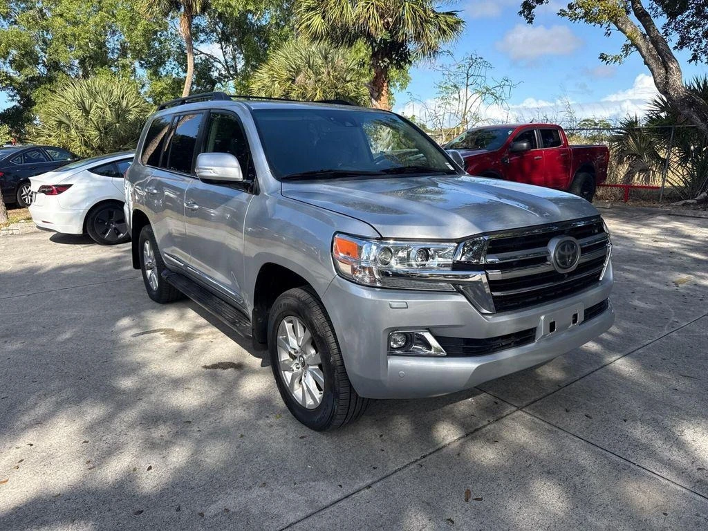 Toyota Land cruiser 5.7 V8 * * ЧЕРЕН САЛОН * * FACE * * CARFAX * *  - изображение 3