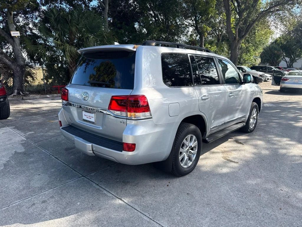 Toyota Land cruiser 5.7 V8 * * ЧЕРЕН САЛОН * * FACE * * CARFAX * *  - изображение 5