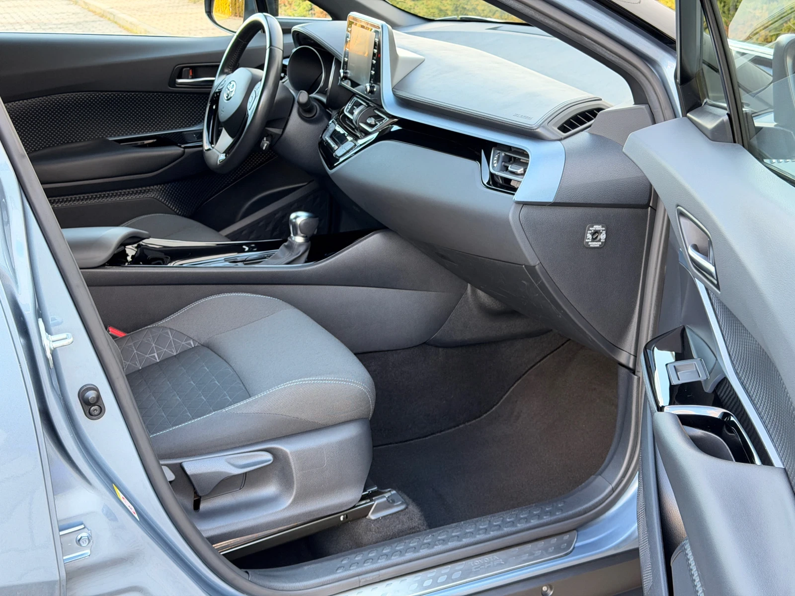 Toyota C-HR 2.0HAYBRID-Facelift-KEYLESS-�������-������-77�.��! | Mobile.bg � ����������� 15