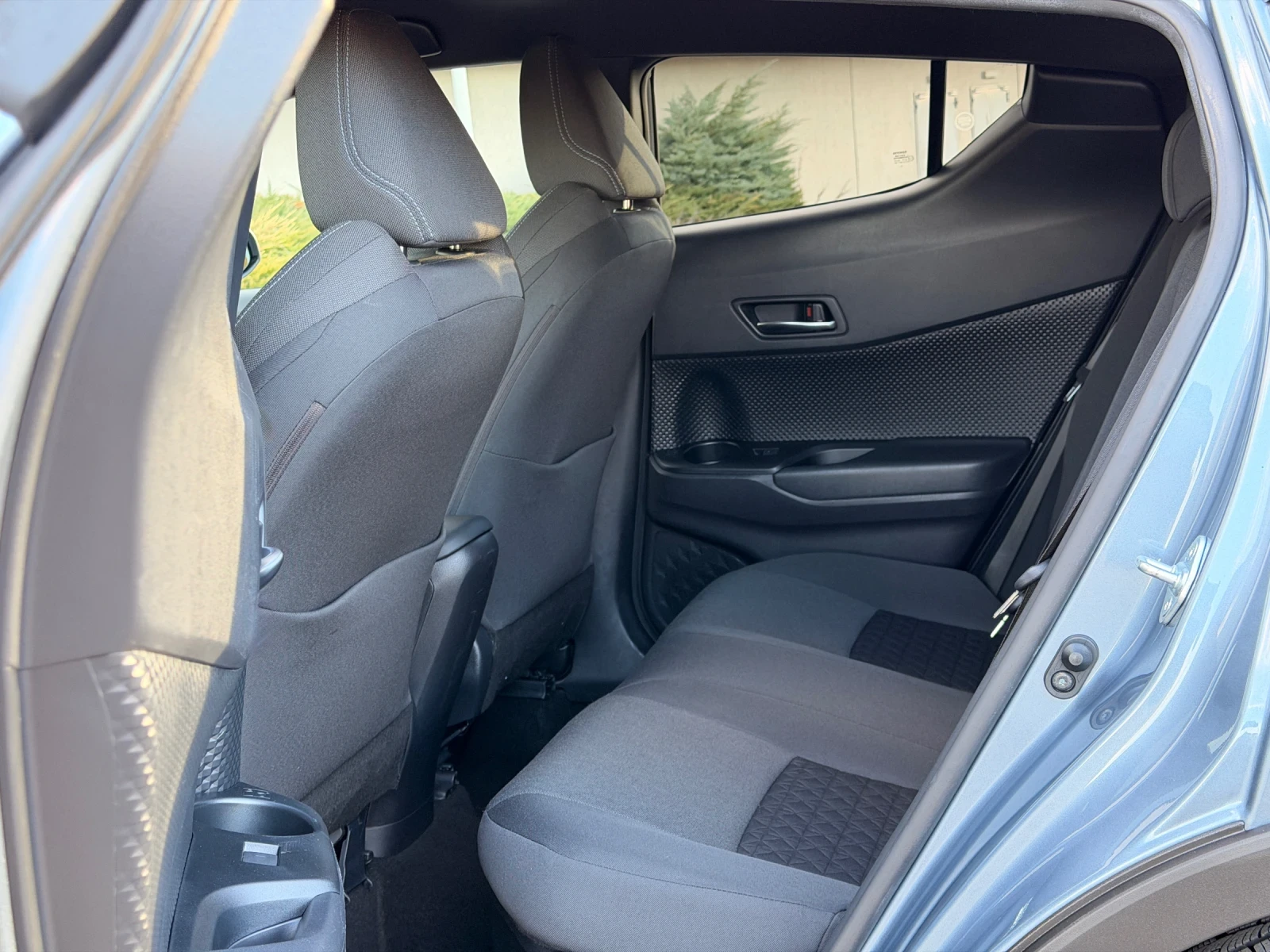 Toyota C-HR 2.0HAYBRID-Facelift-KEYLESS-�������-������-77�.��! | Mobile.bg � ����������� 12