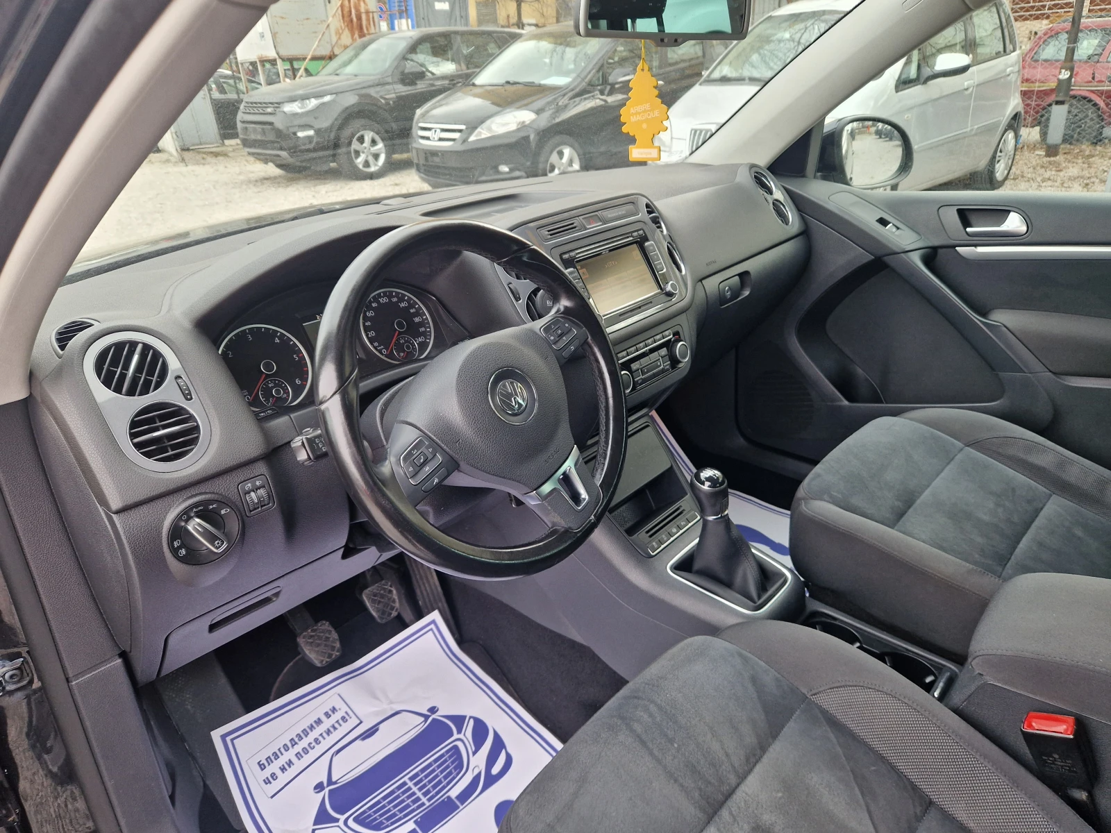 VW Tiguan 2.0ТДИ, снимка 11 - Автомобили и джипове - 53949240