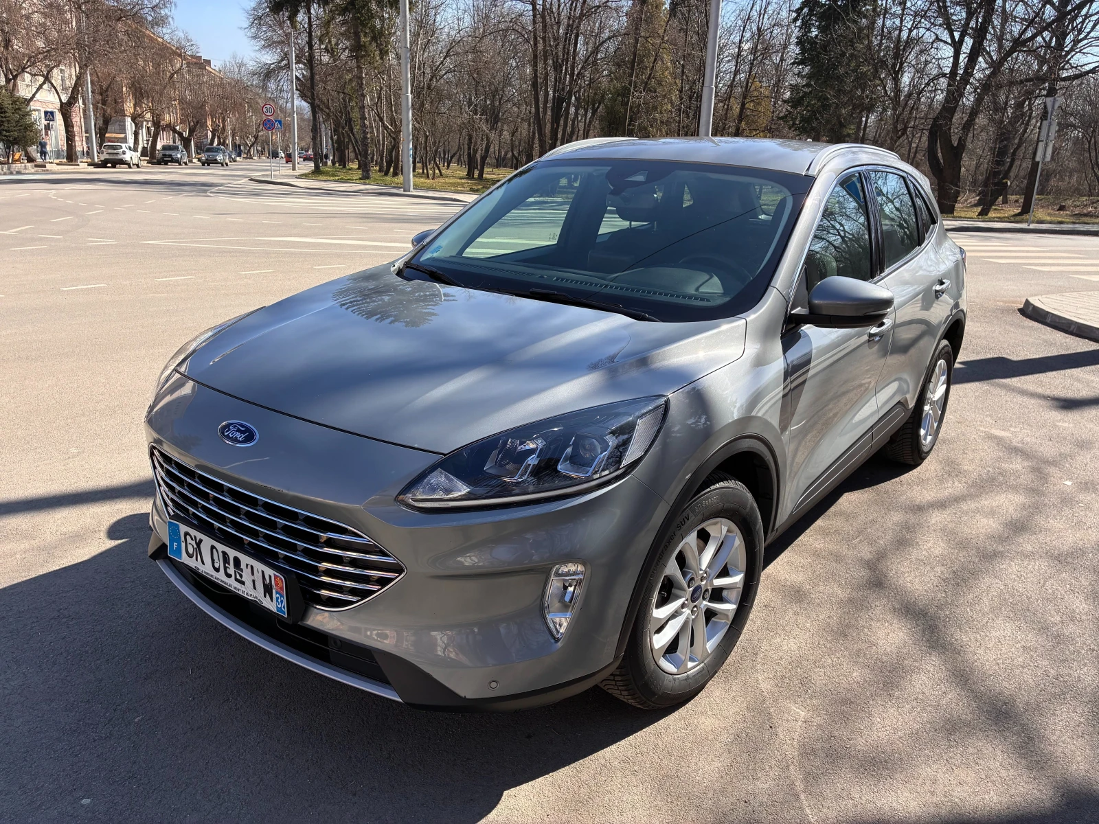 Ford Kuga 2.5 190 Хибрид Aвтомат TITANIUM