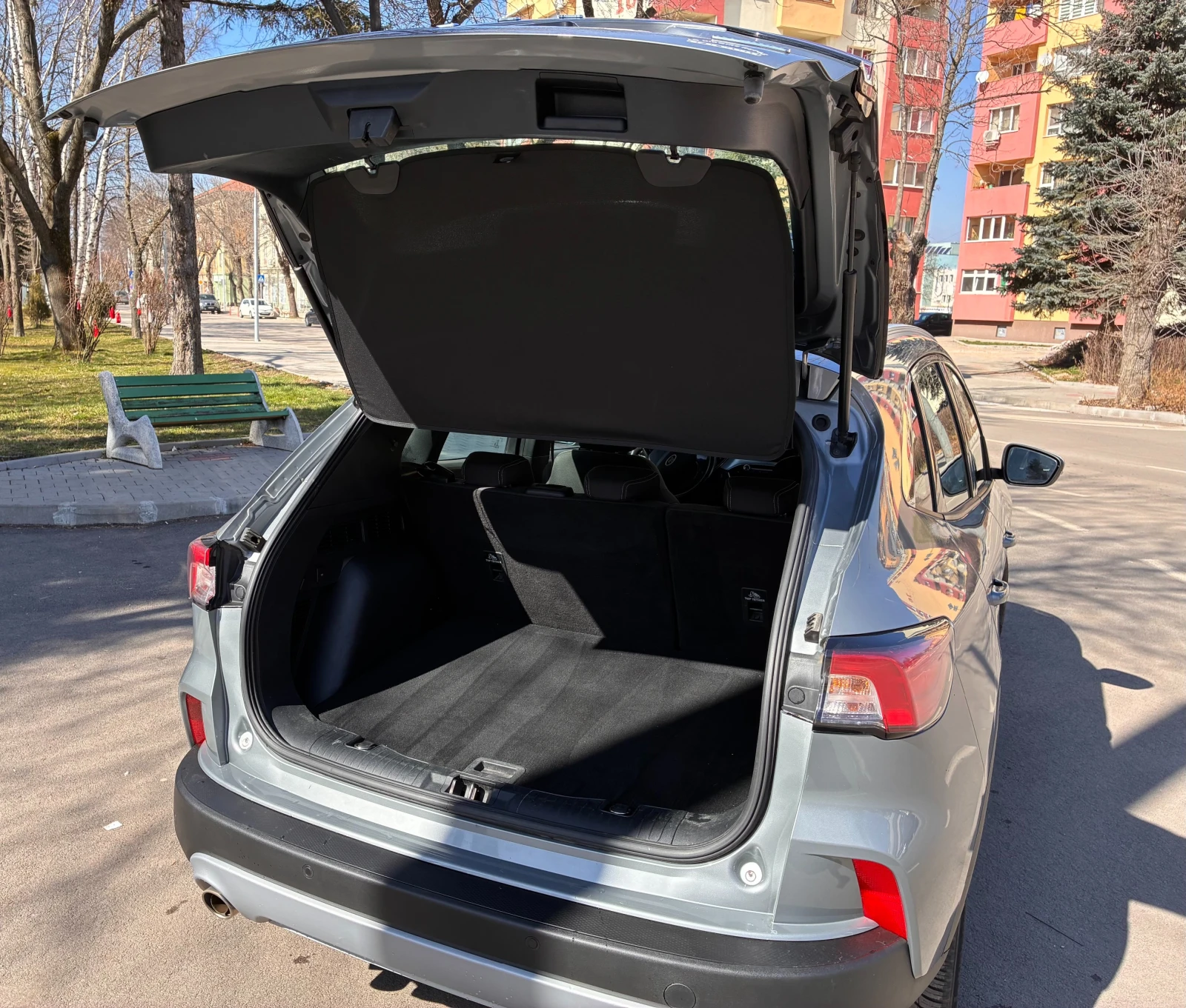 Ford Kuga 2.5 190 Хибрид Aвтомат TITANIUM, снимка 10 - Автомобили и джипове - 54044023