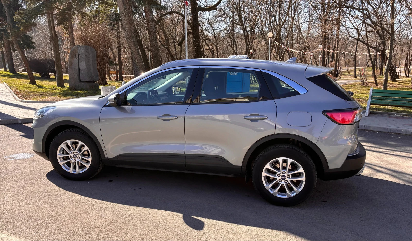 Ford Kuga 2.5 190 Хибрид Aвтомат TITANIUM, снимка 8 - Автомобили и джипове - 54044023