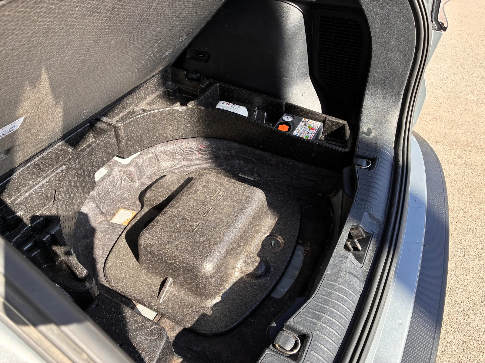 Ford Kuga 2.5 190 Хибрид Aвтомат TITANIUM, снимка 12 - Автомобили и джипове - 54044023