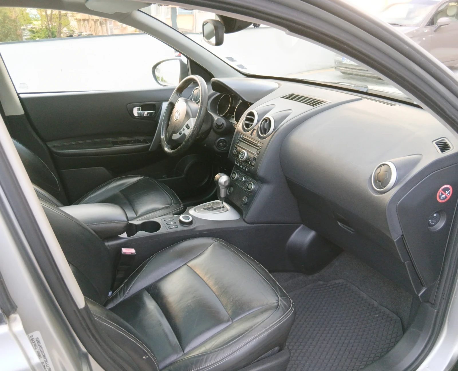 Nissan Qashqai AVTOMAT, снимка 7 - Автомобили и джипове - 54358492