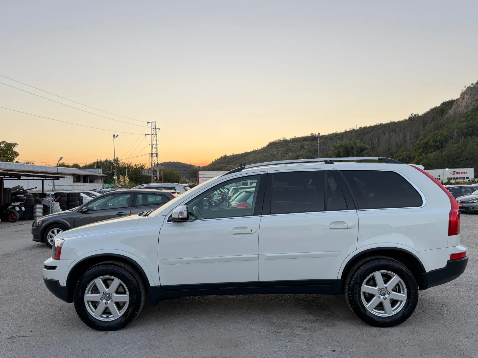 Volvo Xc90 2.4D AVTOMAT/4X4//7МЕСТАКОЖА, снимка 6 - Автомобили и джипове - 55753938