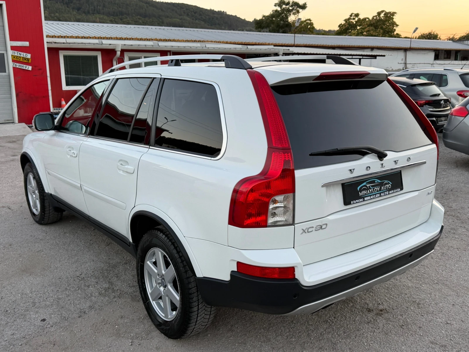 Volvo Xc90 2.4D AVTOMAT/4X4//7МЕСТАКОЖА, снимка 5 - Автомобили и джипове - 55753938