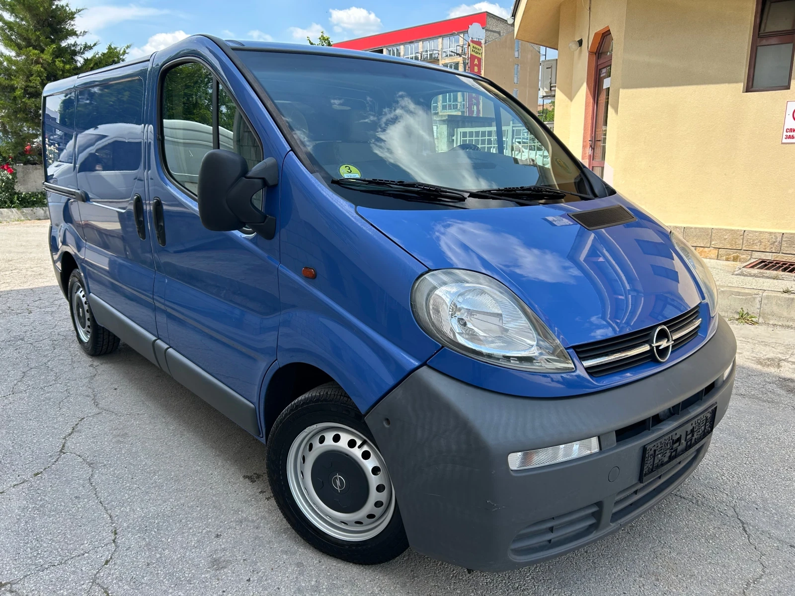 Opel Vivaro 1.9CDTI КЛИМАТИК - изображение 3