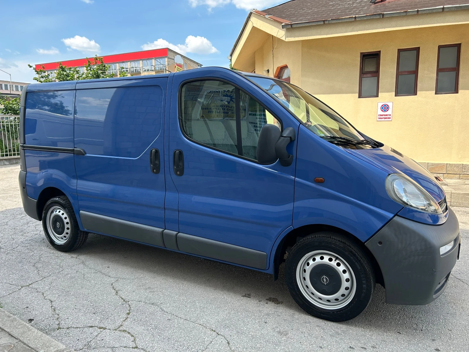 Opel Vivaro 1.9CDTI КЛИМАТИК - изображение 4