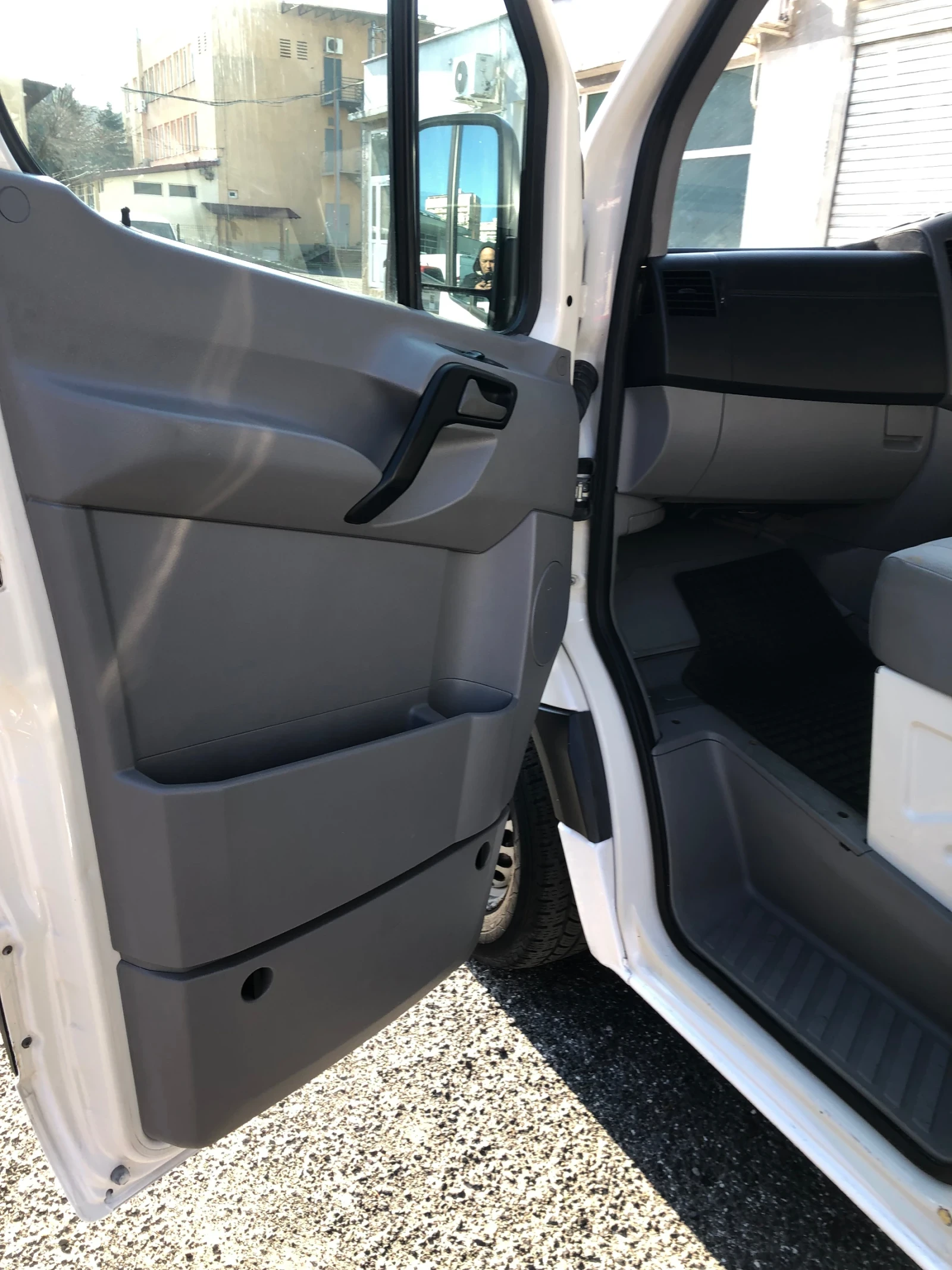VW Crafter Хладилен, снимка 11 - Бусове и автобуси - 53715509