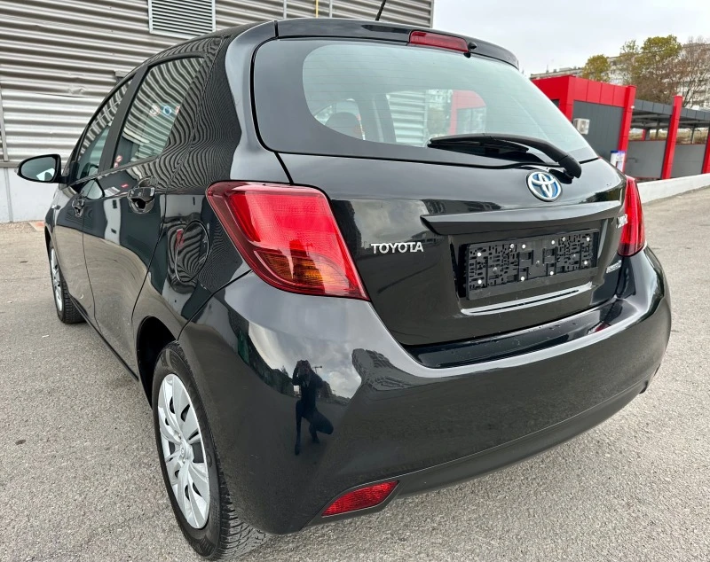 Toyota Yaris 1.5 I HYBRID, снимка 5 - Автомобили и джипове - 42906462