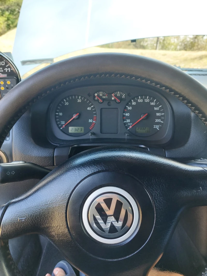 VW Golf 1.9 tdi, снимка 9 - Автомобили и джипове - 46992621