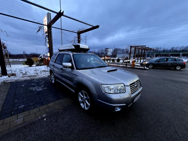 Subaru Forester 2.5Gaz-Benzin  avtomat  безупречно състояние , снимка 3 - Автомобили и джипове - 48563412