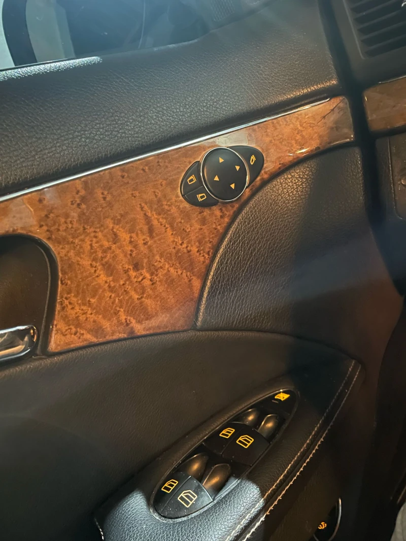 Mercedes-Benz E 320, снимка 5 - Автомобили и джипове - 52597001