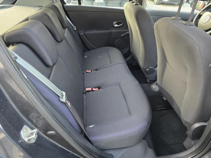 Renault Clio 1.2i klima , снимка 8 - Автомобили и джипове - 51294051