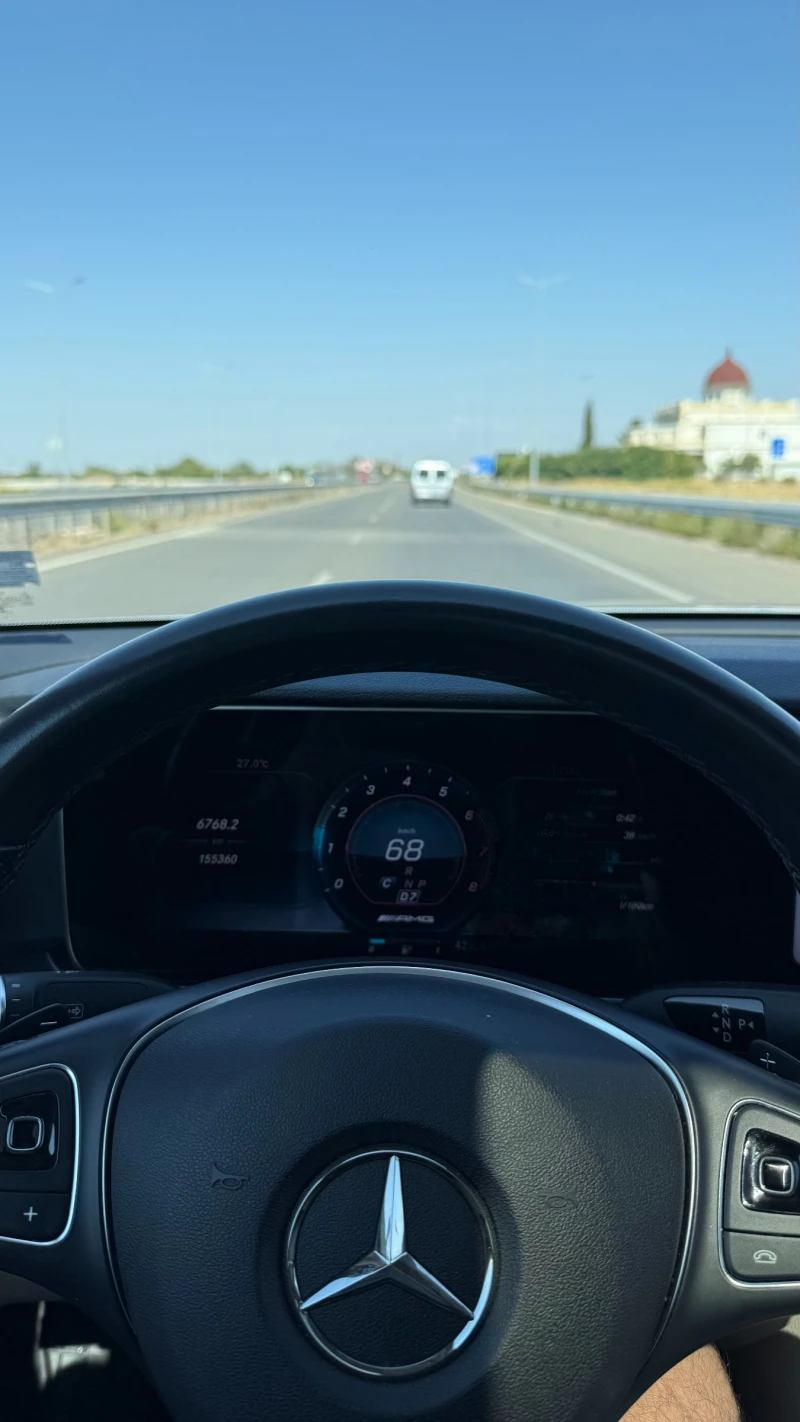 Mercedes-Benz E 300, снимка 5 - Автомобили и джипове - 52418948