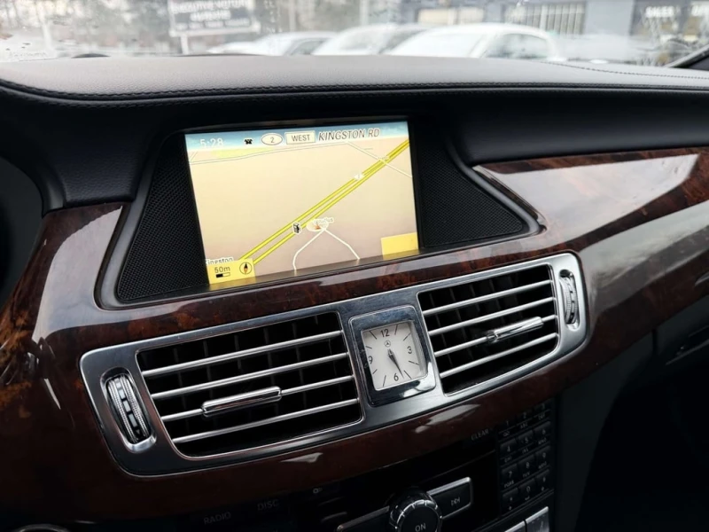 Mercedes-Benz CLS * CLS550 4 MATIC * CARFAX * ЦЕНА ДО БГ, снимка 11 - Автомобили и джипове - 53154971