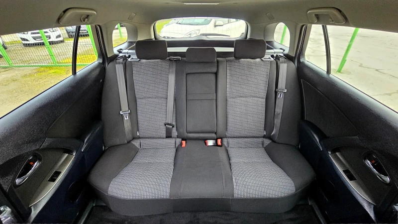 Toyota Avensis 2.2D-4D/126 к.с./NAVI/2011г., снимка 10 - Автомобили и джипове - 53302781