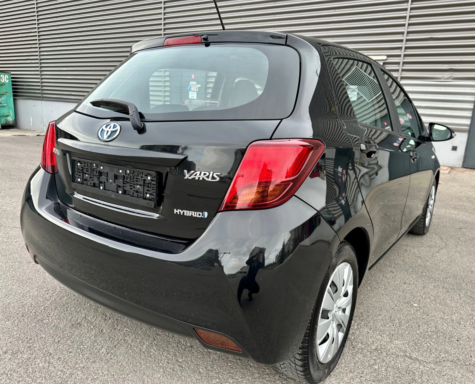 Toyota Yaris 1.5 I HYBRID - изображение 3