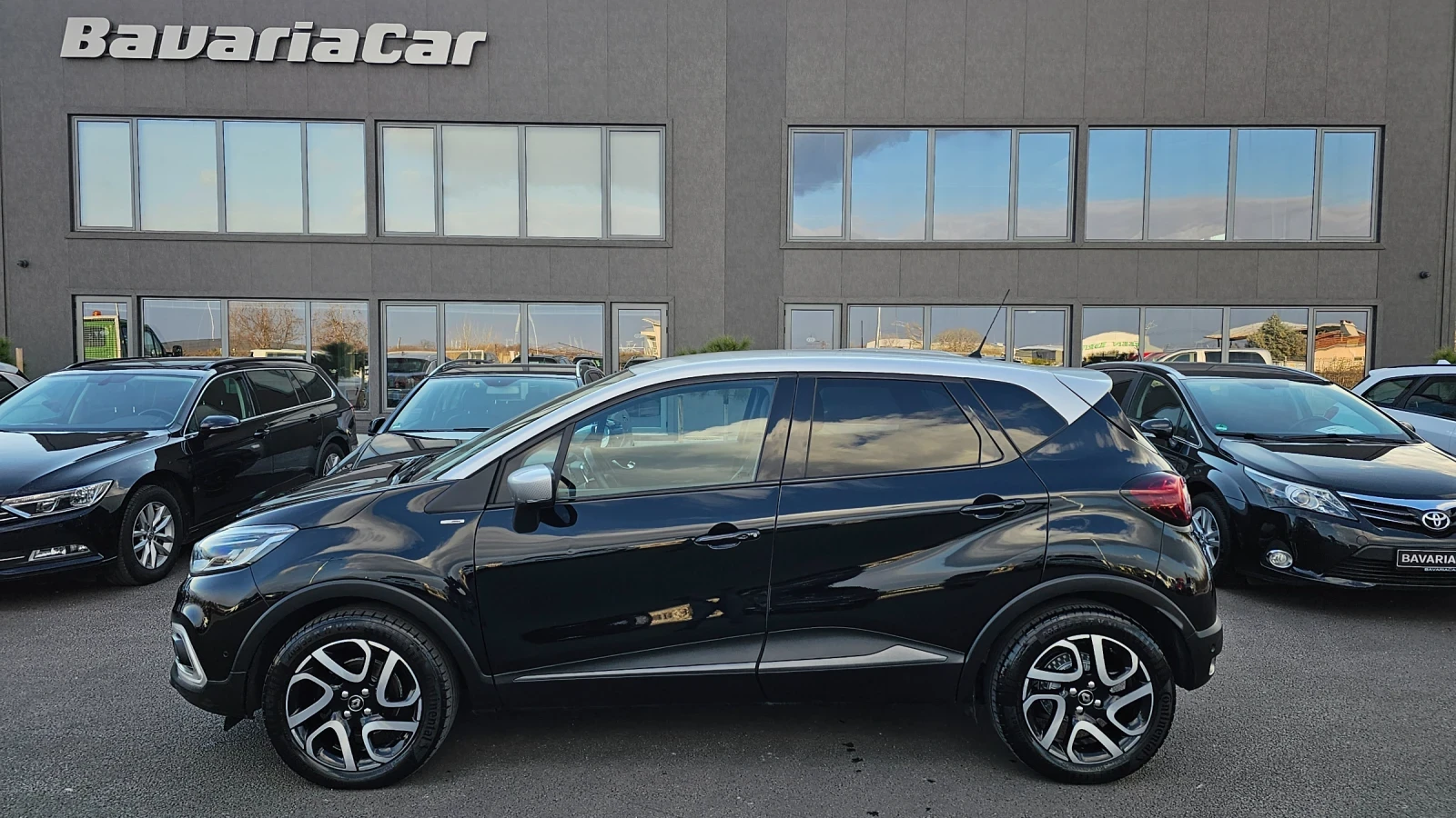 Renault Captur * Bose Edition* Aut.* Full LED* Keyless GO* Kamera - изображение 4