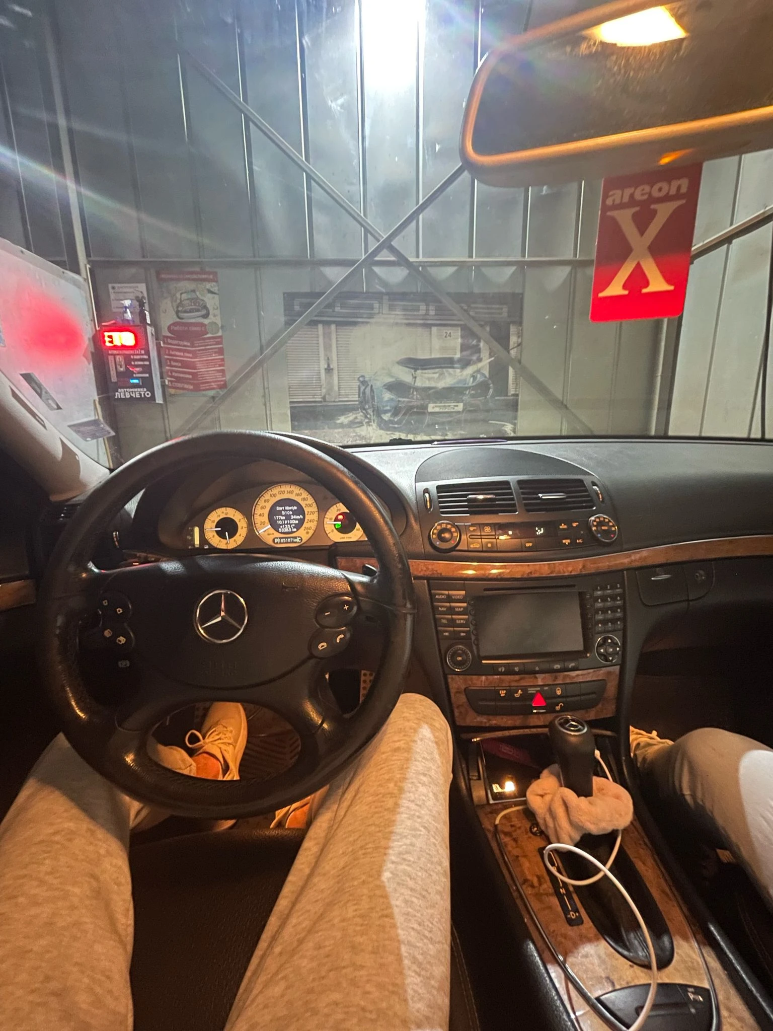 Mercedes-Benz E 320  - изображение 4