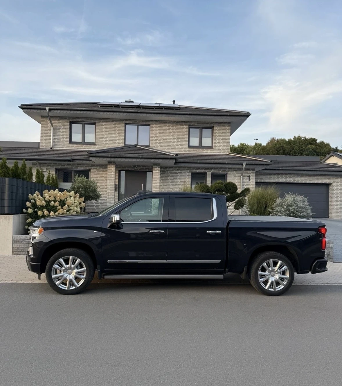 Chevrolet Silverado 1500 V8 - изображение 2