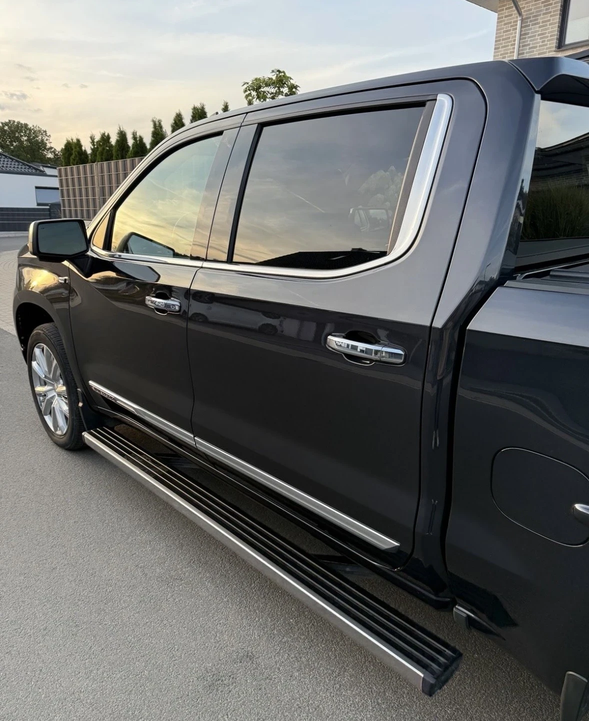 Chevrolet Silverado 1500 V8 - изображение 3