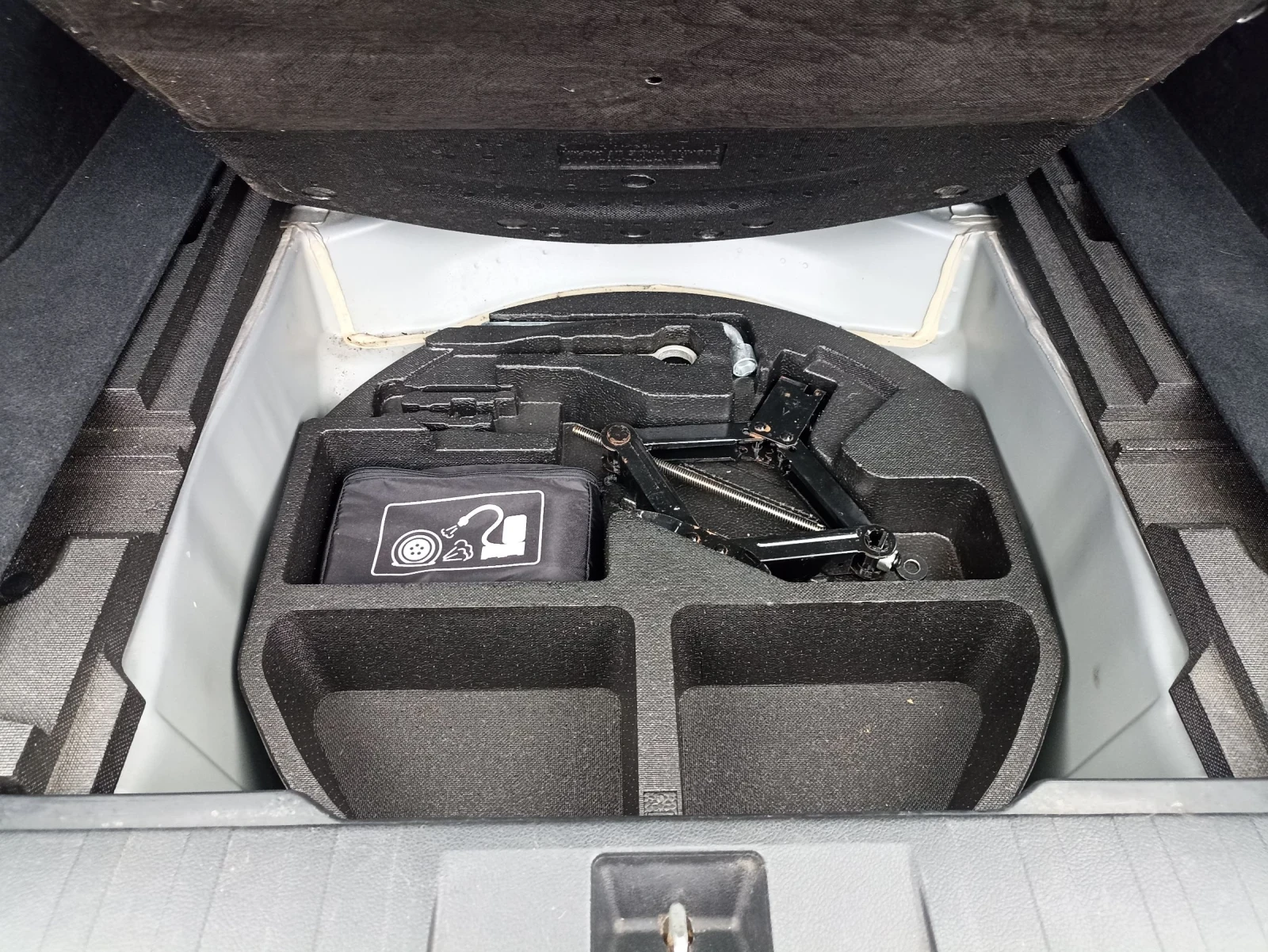 Subaru Outback 2.5i AWD LINEATRONIC - изображение 8