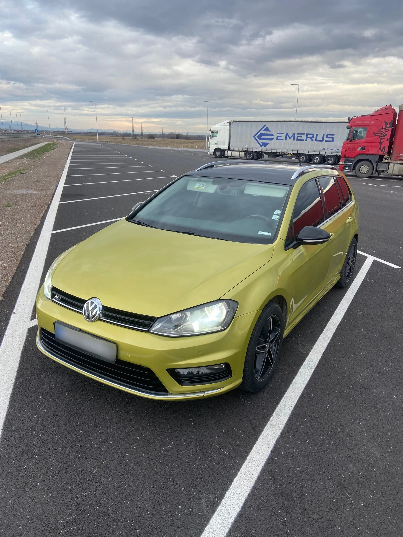 VW Golf Variant R-Line 1.6TDI | Mobile.bg   1