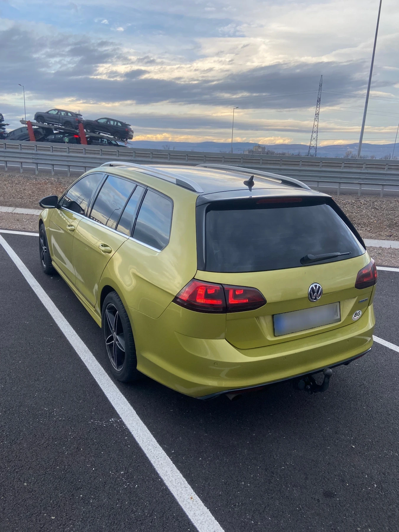 VW Golf Variant R-Line 1.6TDI - изображение 3