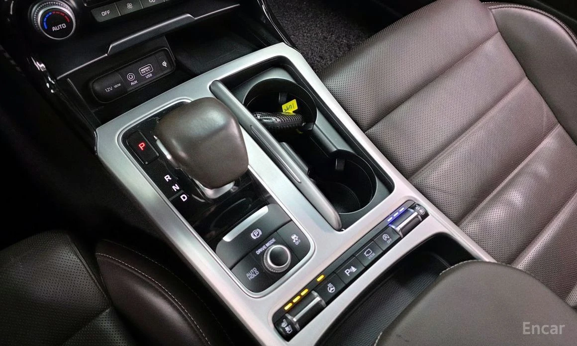 Kia Stinger, снимка 9 - Автомобили и джипове - 53801737