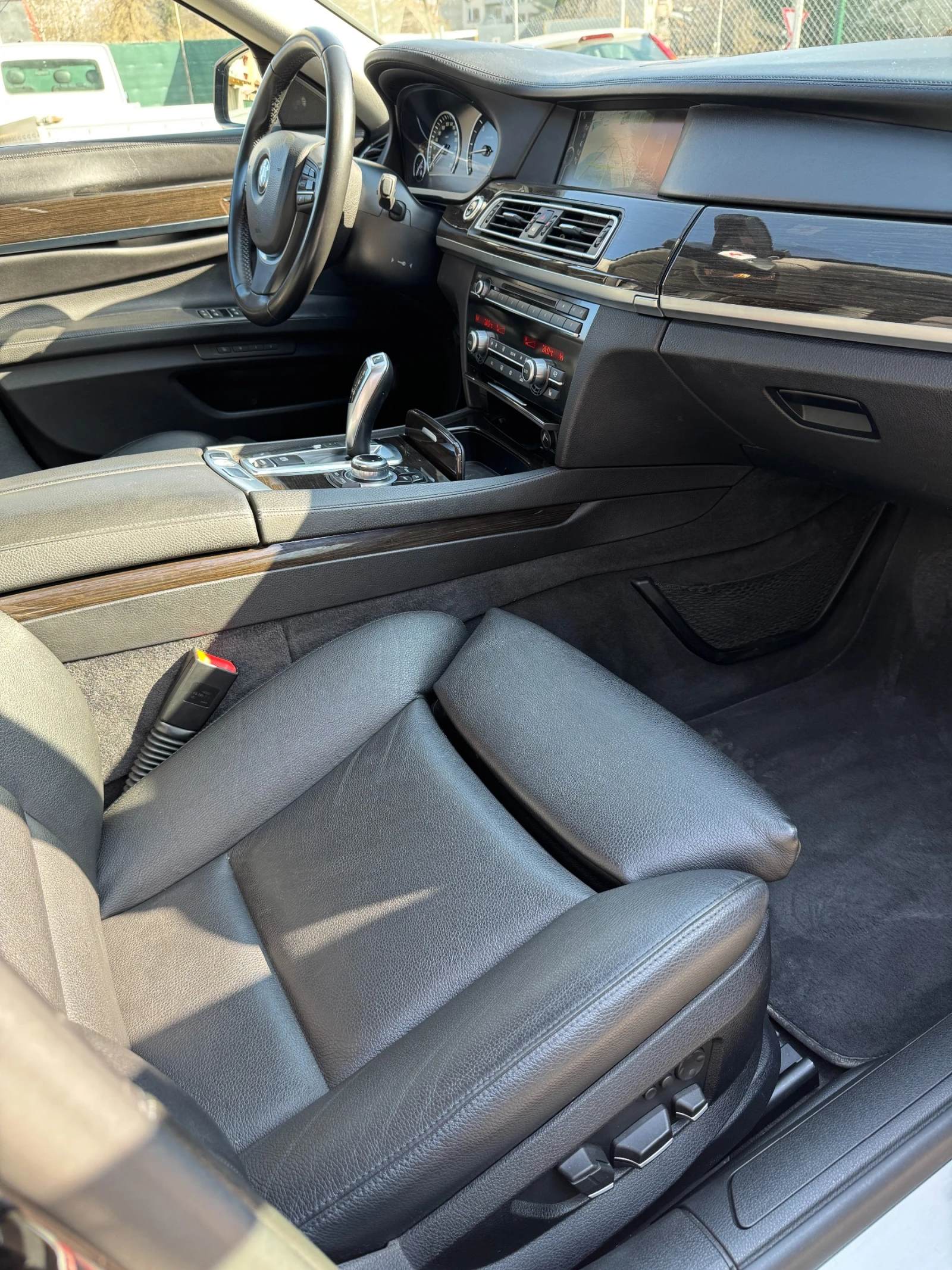 BMW 730, снимка 13 - Автомобили и джипове - 53848726