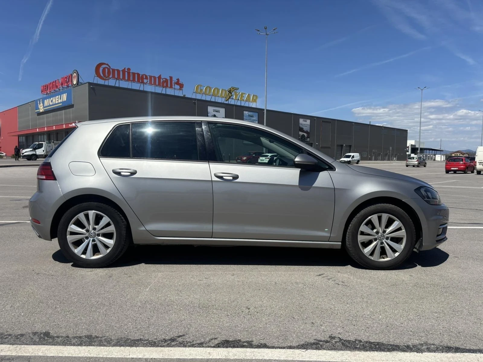 VW Golf, снимка 5 - Автомобили и джипове - 54671358