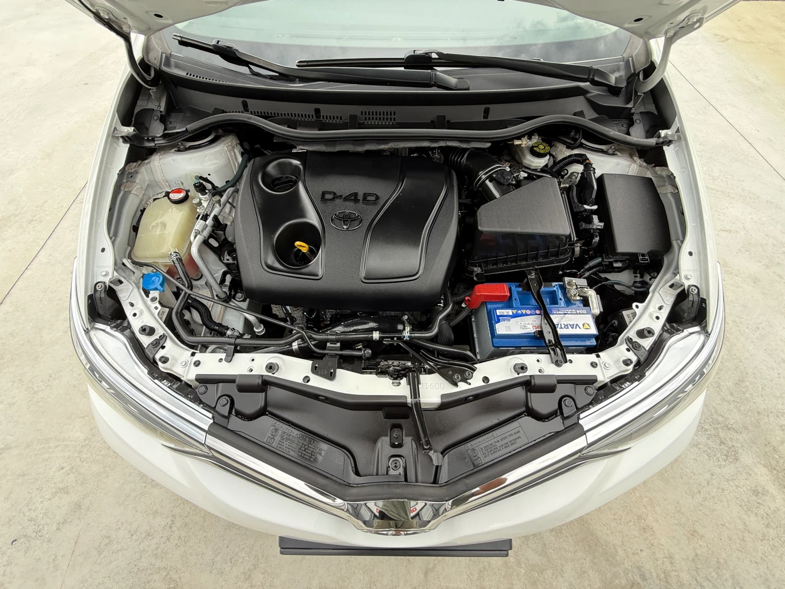 Toyota Auris 1.4D4D, LED, EURO 6B! * 124 000км* KTEO OK! Уникат, снимка 13 - Автомобили и джипове - 54946526