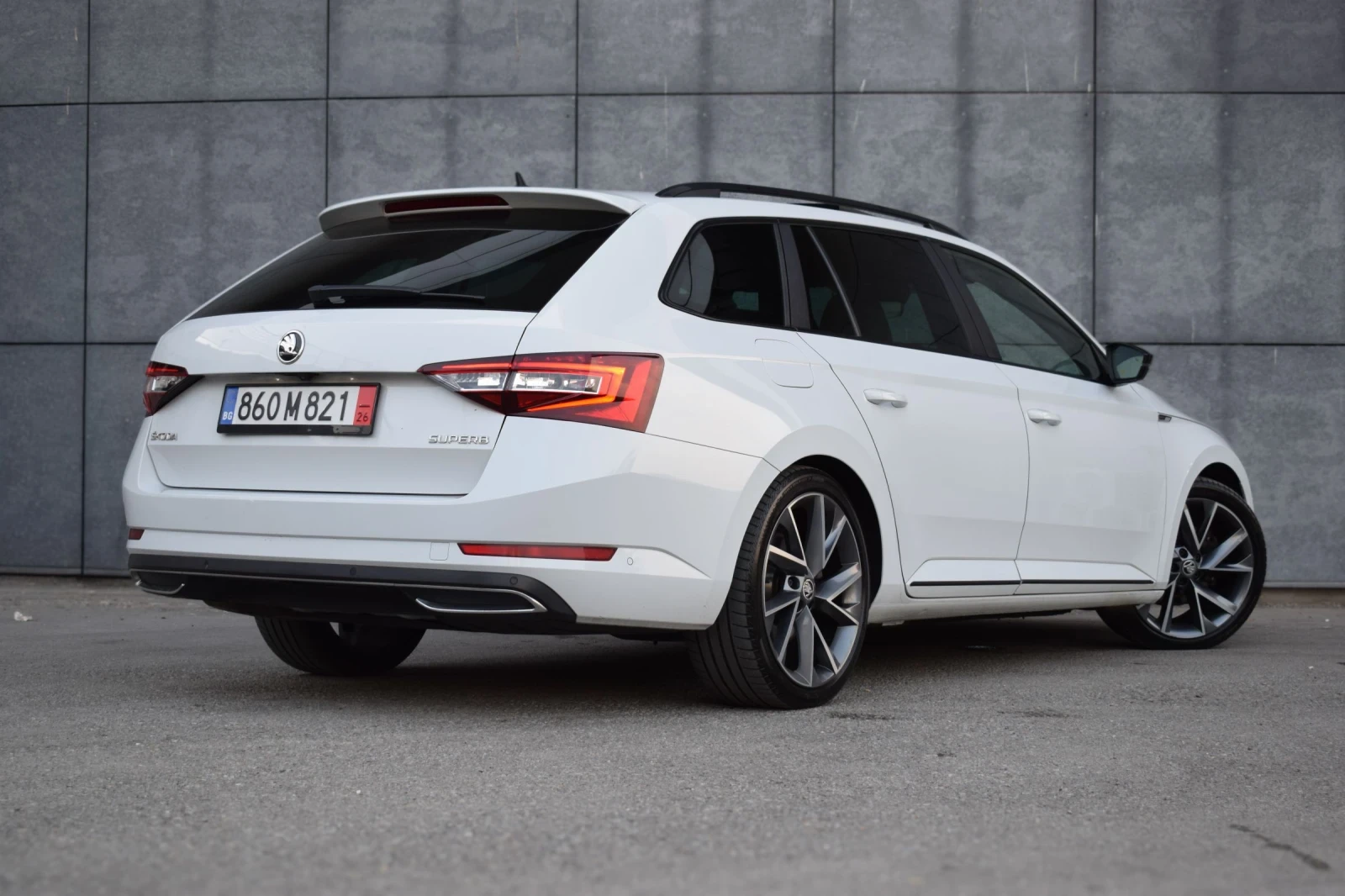 Skoda Superb 2.0 Tdi Sportline , снимка 6 - Автомобили и джипове - 55108528