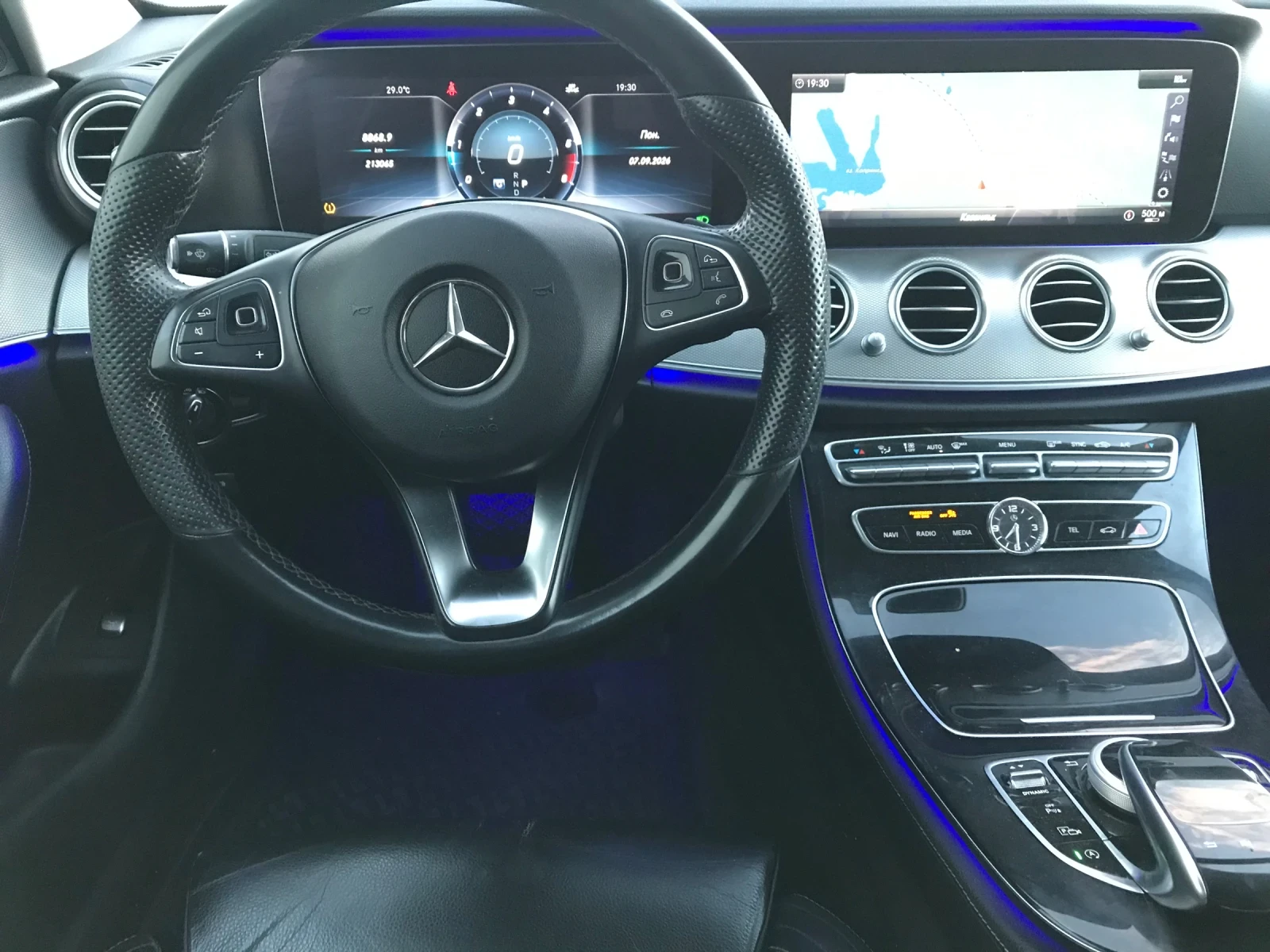 Mercedes-Benz E 220 220d * 194* * DIGITAL* * AMG* , снимка 10 - Автомобили и джипове - 55981543