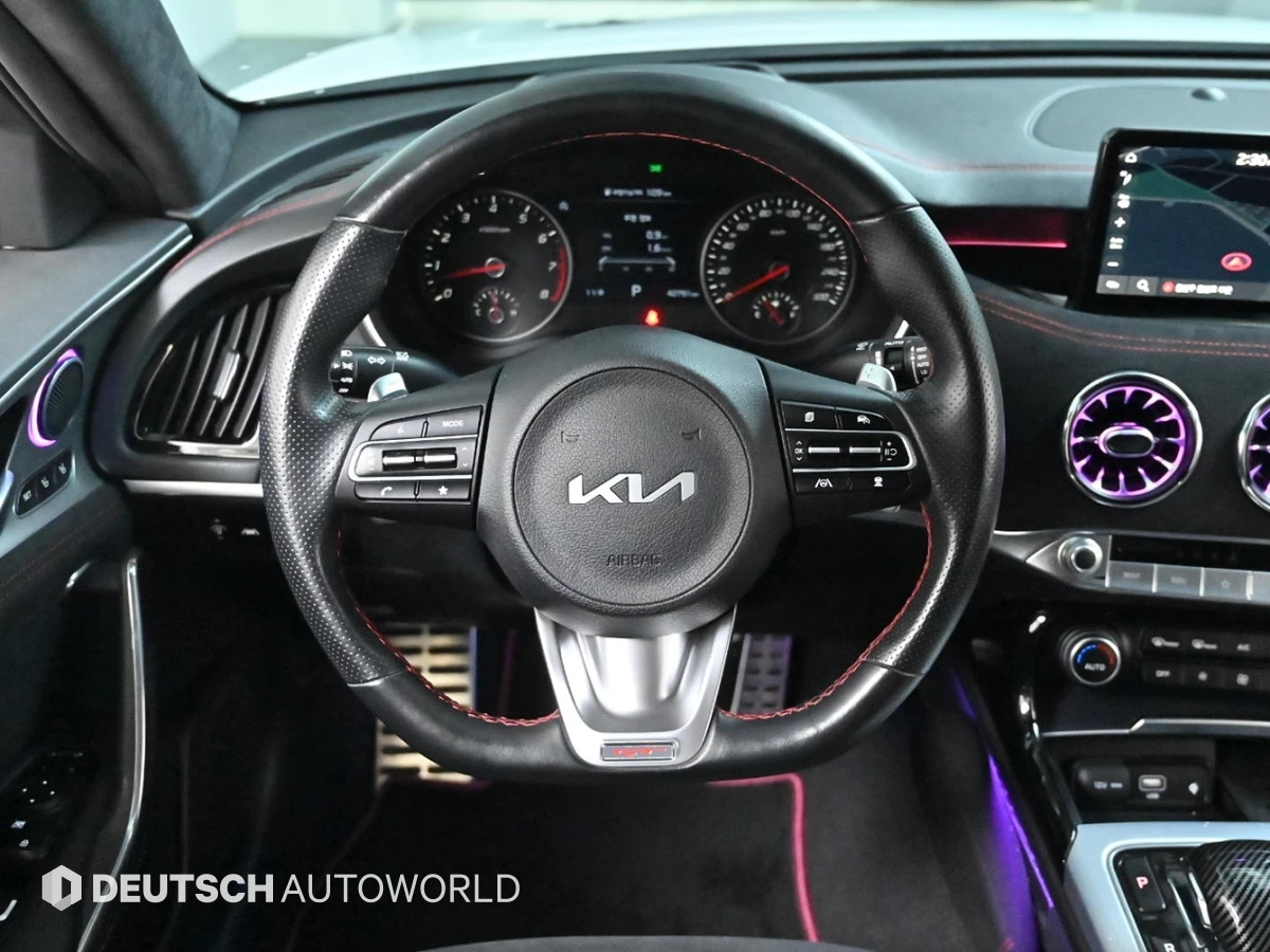 Kia Stinger 3.3* ЕЛ. БАГАЖНИК* 360* BLIND SPOT* HUD* КРАЙНА ЦЕ, снимка 13 - Автомобили и джипове - 56221893