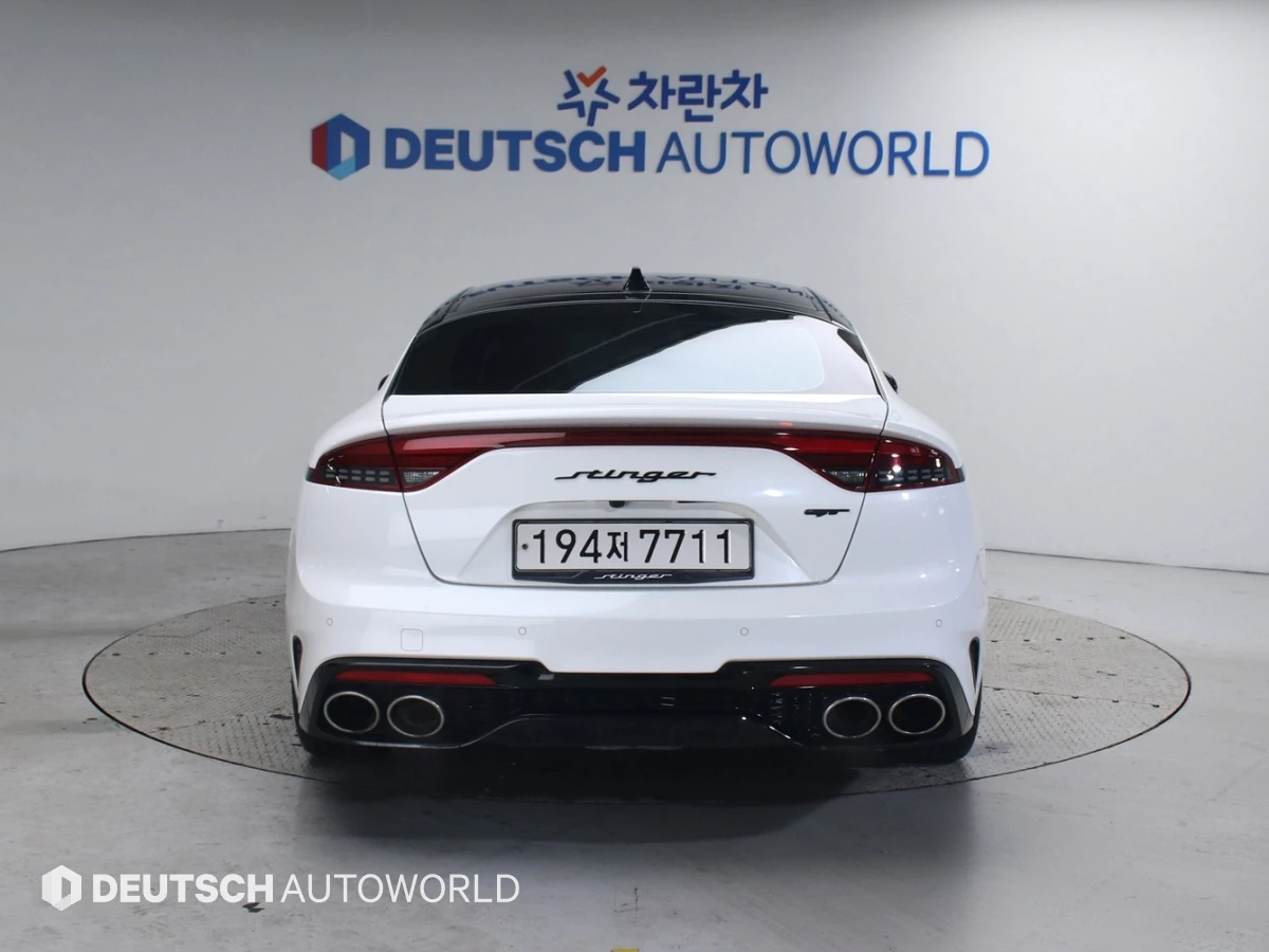 Kia Stinger 3.3* ЕЛ. БАГАЖНИК* 360* BLIND SPOT* HUD* КРАЙНА ЦЕ, снимка 4 - Автомобили и джипове - 56221893