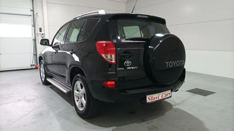 Toyota Rav4 2.2 d4d, снимка 7 - Автомобили и джипове - 48612724