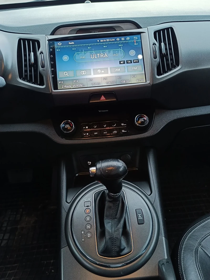 Kia Sportage 2.0 Crdi 184 4x4 Automat, снимка 14 - Автомобили и джипове - 52301835