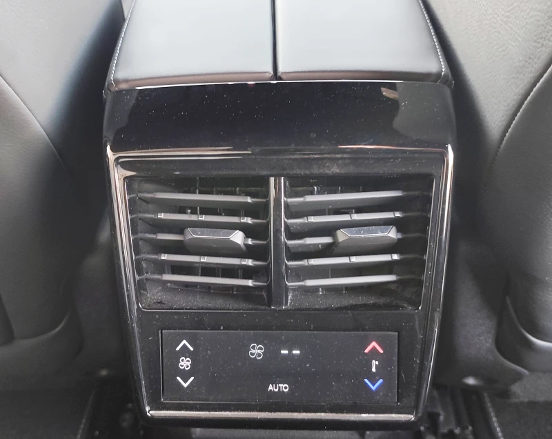 Citroen DS 7 Crossback 2.0HDI RIVOLI EURO6D, снимка 12 - Автомобили и джипове - 52381004