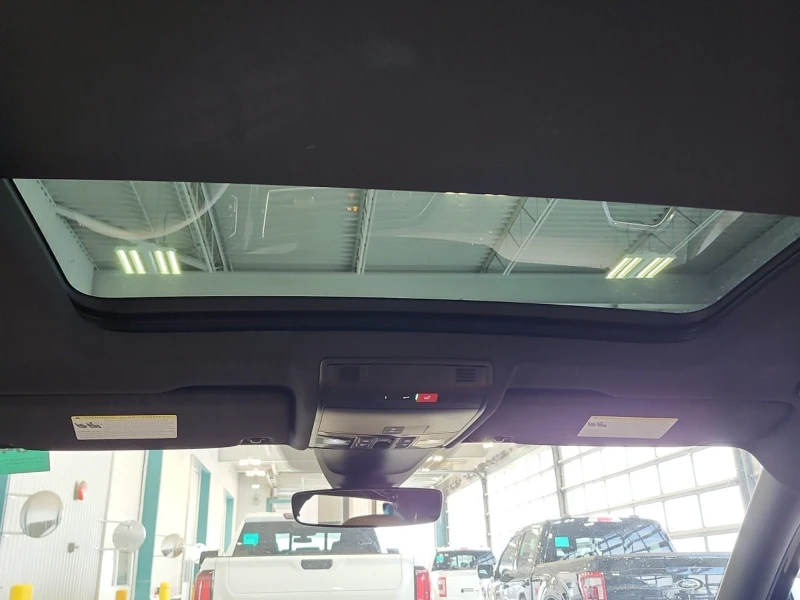 VW Tiguan R LINE BLACK EDITION* * CARFAX * * АВТО КРЕДИТ * *, снимка 12 - Автомобили и джипове - 53418918