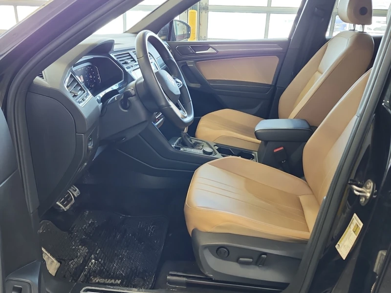 VW Tiguan R LINE BLACK EDITION* * CARFAX * * АВТО КРЕДИТ * *, снимка 7 - Автомобили и джипове - 53418918