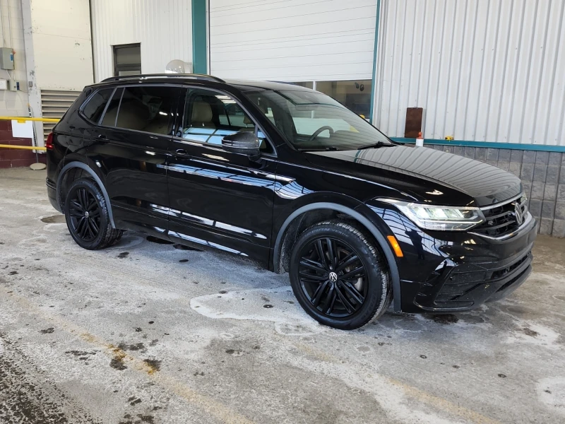 VW Tiguan R LINE BLACK EDITION* * CARFAX * * АВТО КРЕДИТ * *, снимка 2 - Автомобили и джипове - 53418918