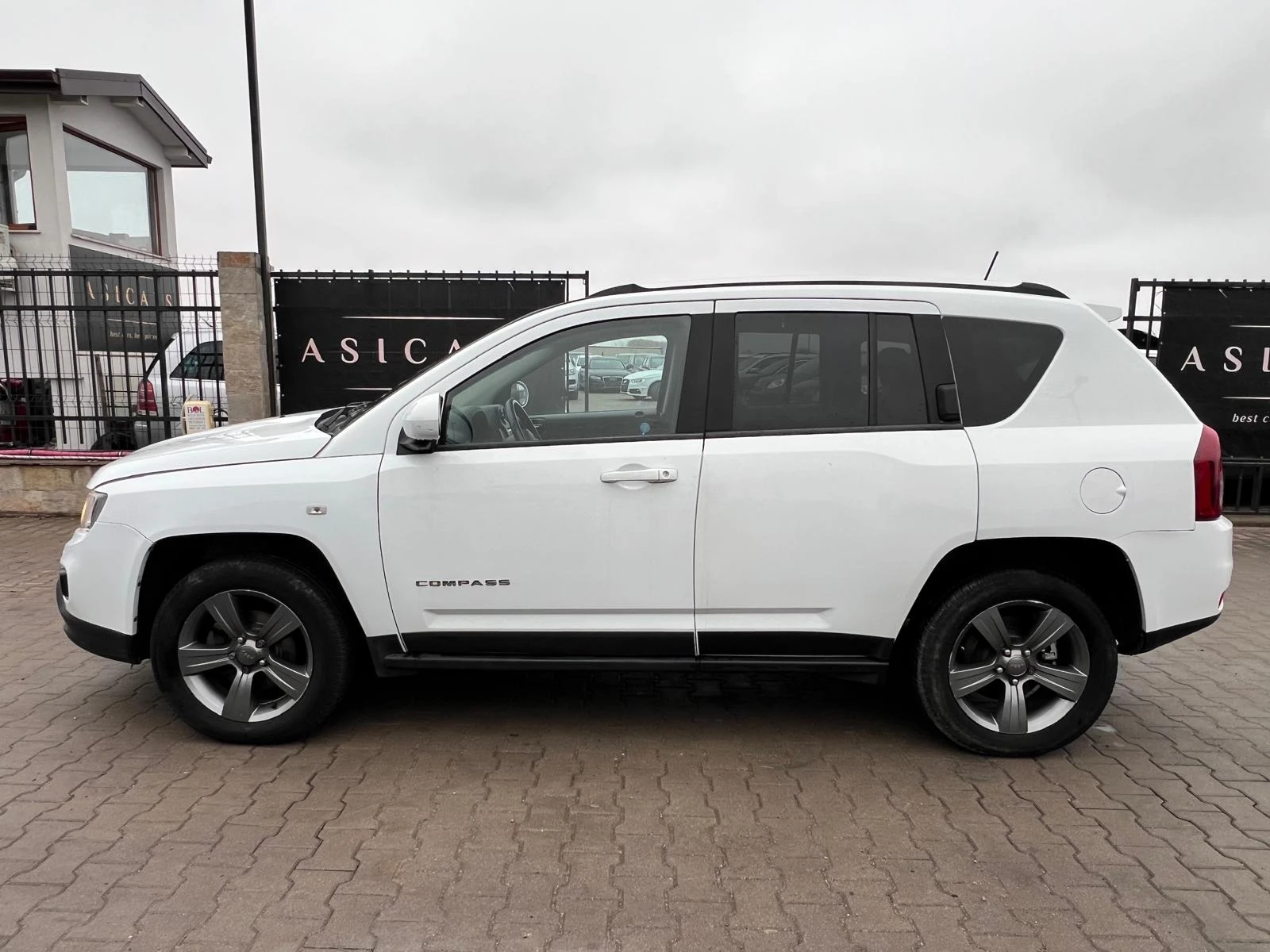 Jeep Compass 2.2D EURO 5B - изображение 2