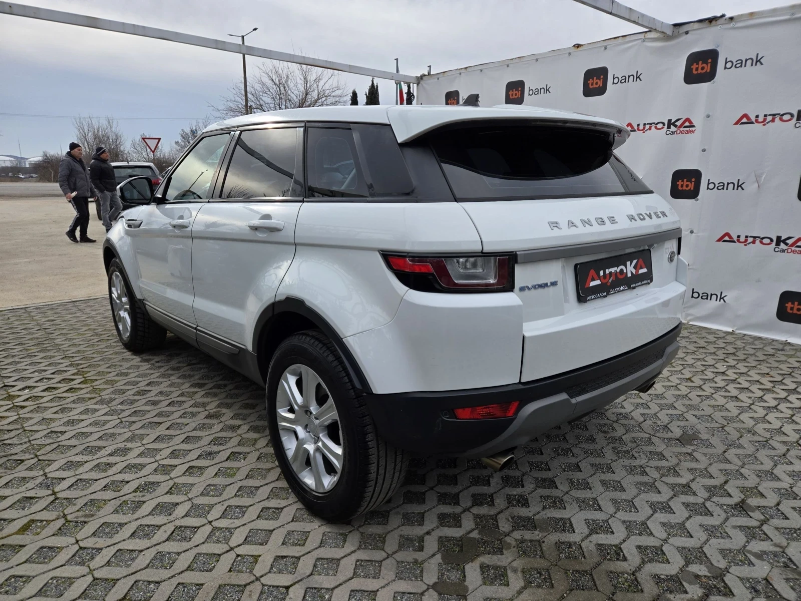 Land Rover Range Rover Evoque 2.2D-150кс= 6СКОРОСТИ= 4Х4= 146.000км= ОБСЛУЖЕН - изображение 5