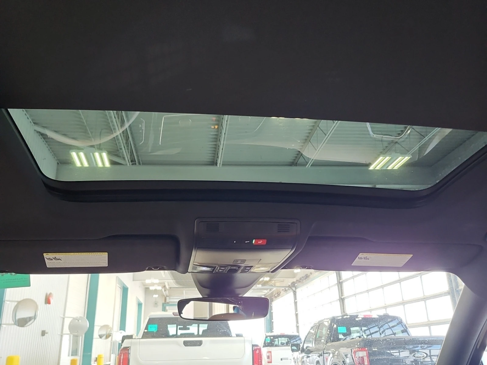 VW Tiguan R LINE BLACK EDITION* * CARFAX * * ���� ������ * * | Mobile.bg � ����������� 12